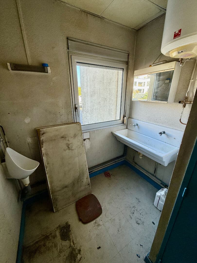 VENDU - VITRE  - LOCAL INDUSTRIEL — Photo 4