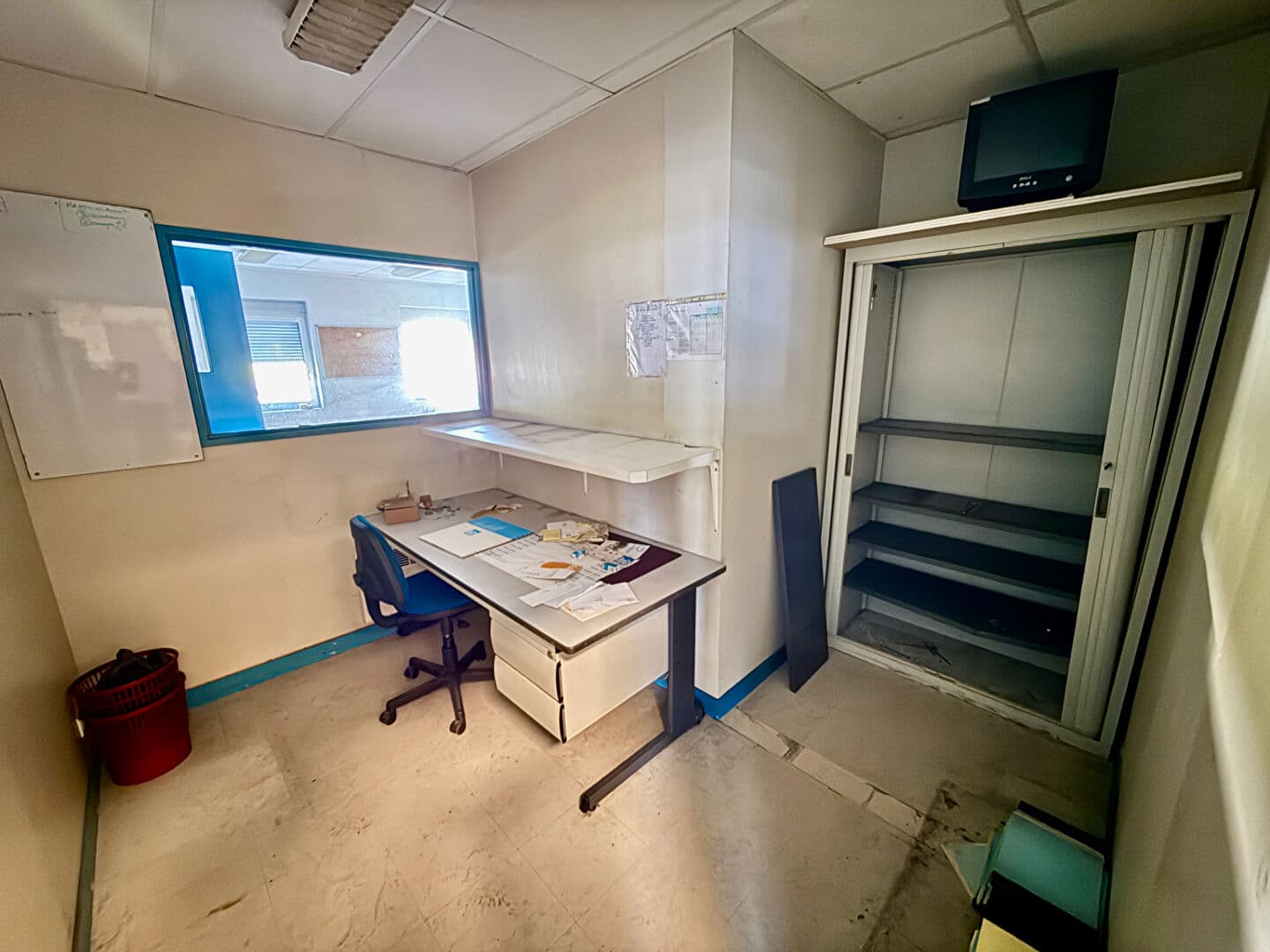 VENDU - VITRE  - LOCAL INDUSTRIEL — Photo 5