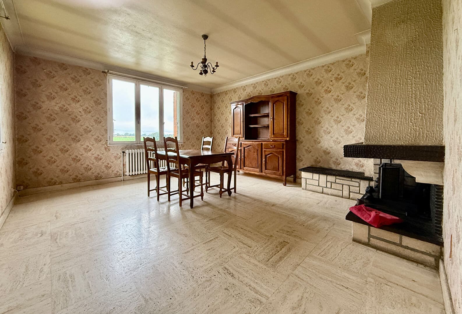 MAISON - A VENDRE - ETRELLES — Photo 3