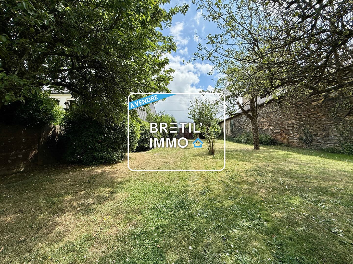 Terrain  pièces à VITRE