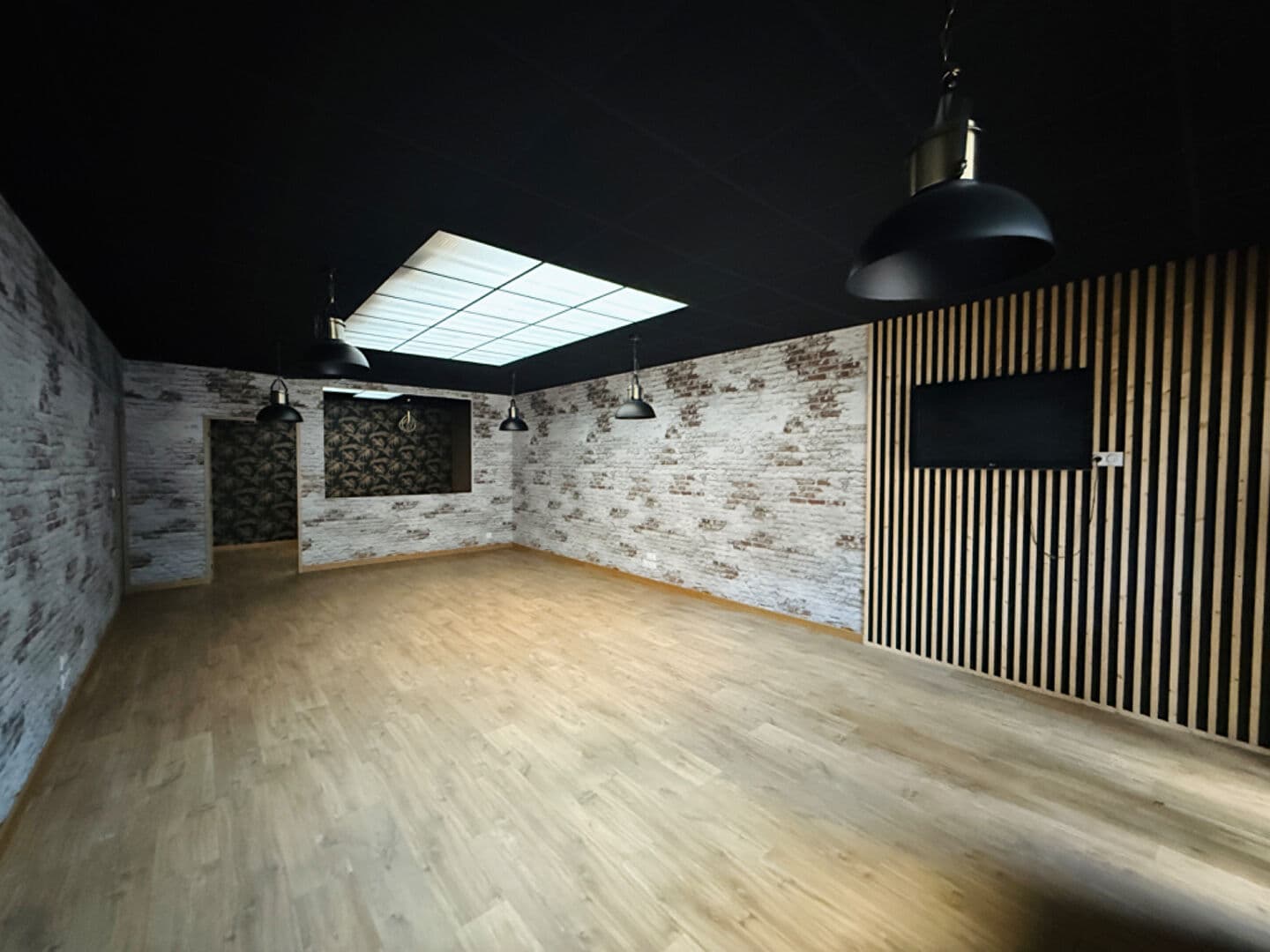 VITRE - LOCAL COMMERCIAL - A LOUER — Photo 2