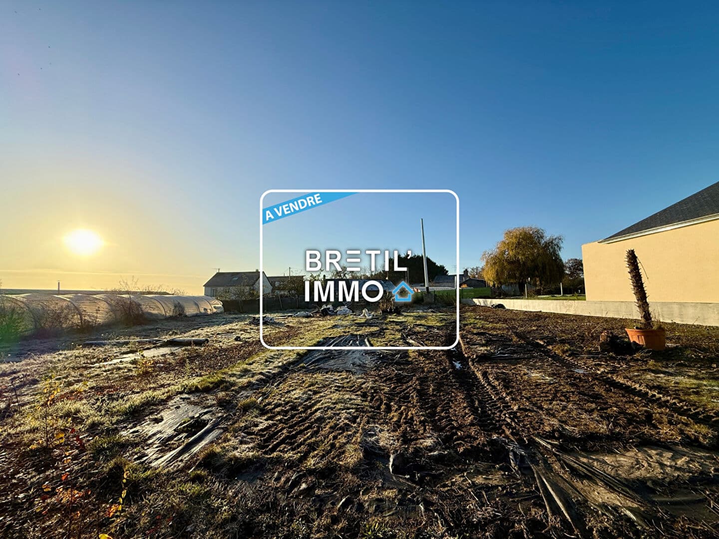 Terrain  pièces à LE BOURGNEUF LA FORET