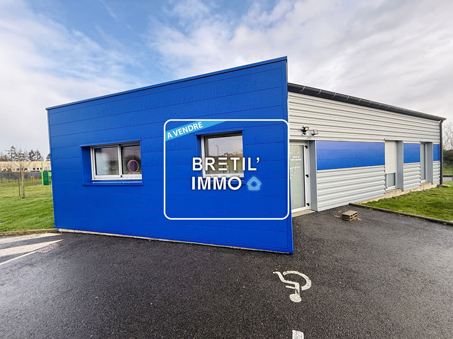 Local pro  pièces à VITRE