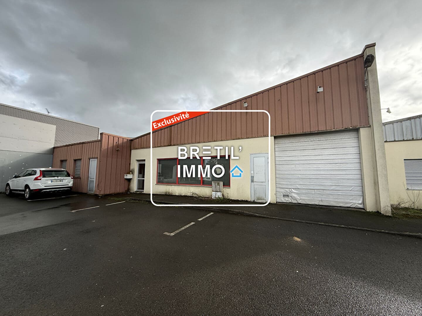 Local pro  pièces à VITRE