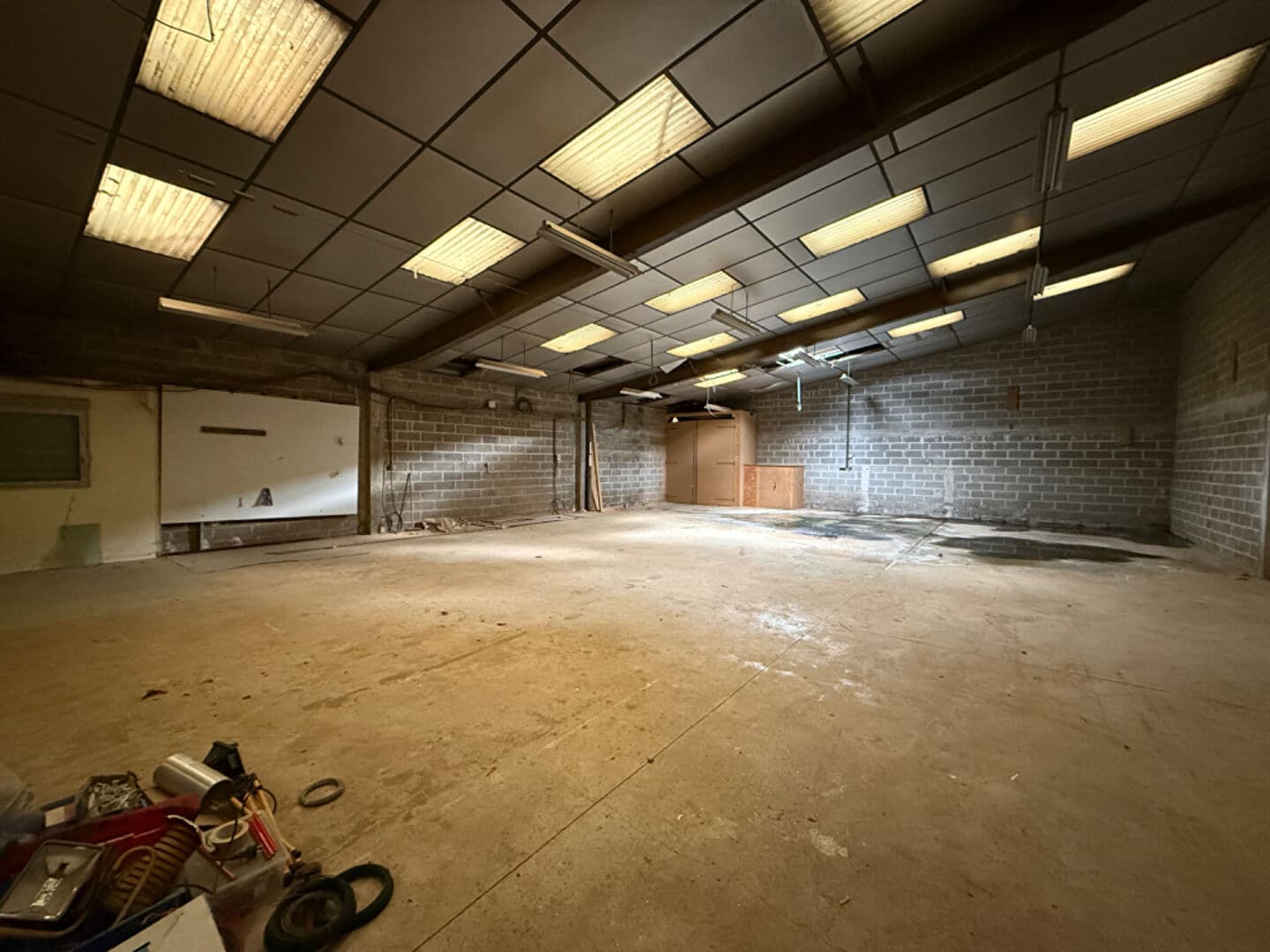 VITRE  - LOCAL INDUSTRIEL - A VENDRE — Photo 2