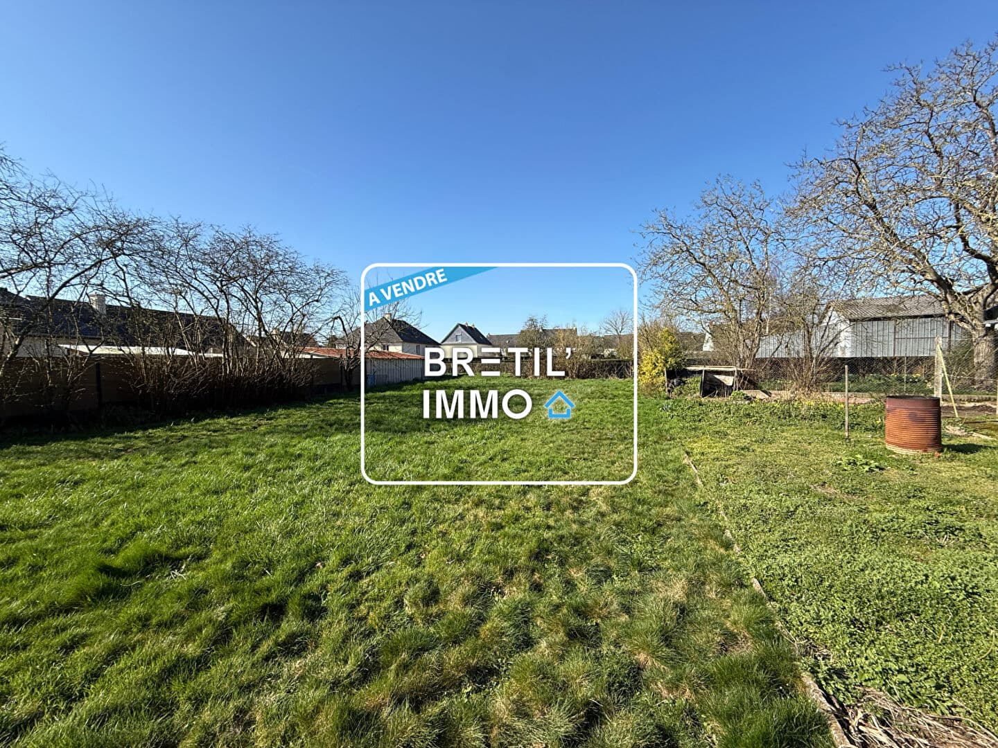 Terrain  pièces à ERBREE