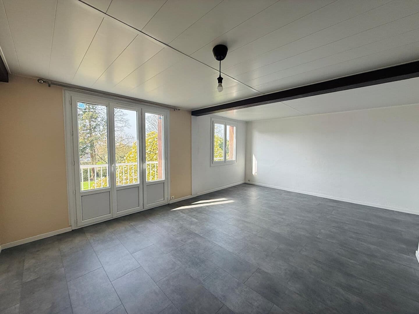 FOUGERES - A VENDRE - APPARTEMENT — Photo 5