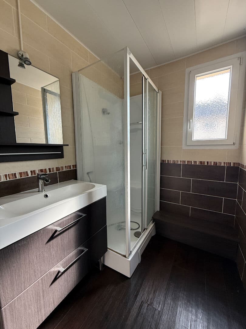 FOUGERES - A VENDRE - APPARTEMENT — Photo 6